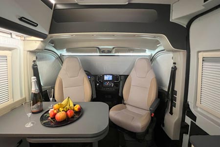 Najem avtodoma Adria V-Series V60 SPF Family/Pograd Avtomatski menjalnik