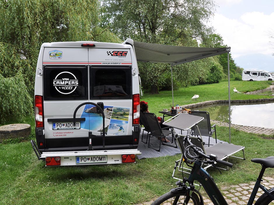 Najem avtodoma Adria V-Series V60 SPF Family/Pograd Avtomatski menjalnik