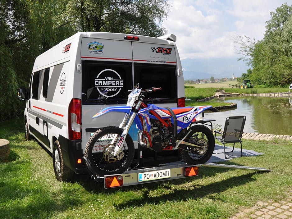 Najem avtodoma Adria V-Series V60 SPF Family/Pograd Avtomatski menjalnik