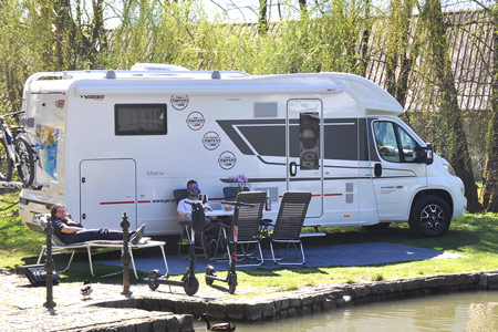 Najem avtodoma Adria Matrix Plus 670 SC