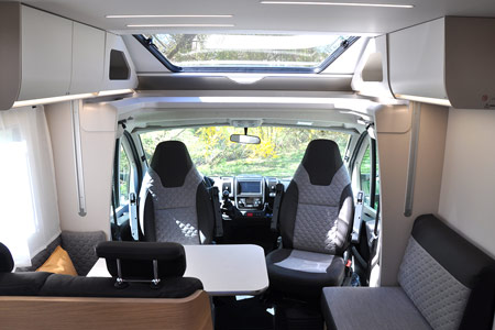 Najem avtodoma Adria Matrix Plus 670 SC