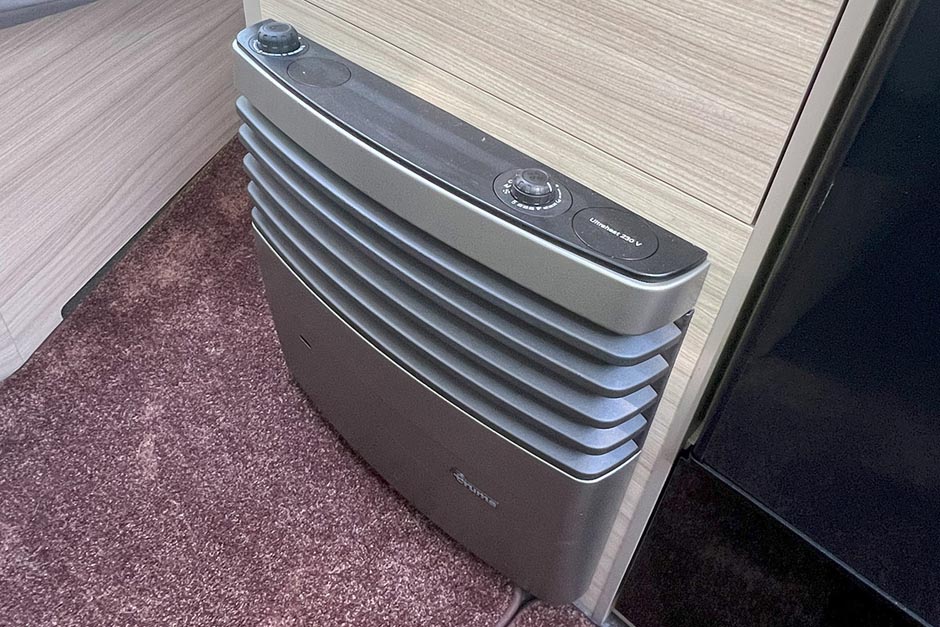 Najem počitniške prikolice Adria Altea 542 PK