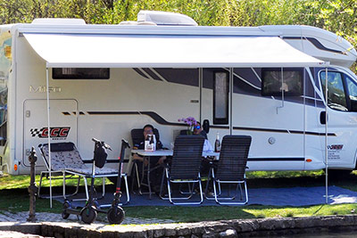 Najem avtodoma dodatna oprema - tenda