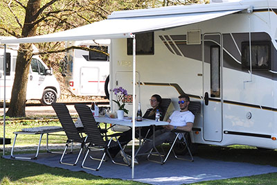 Najem avtodoma dodatna oprema - tenda
